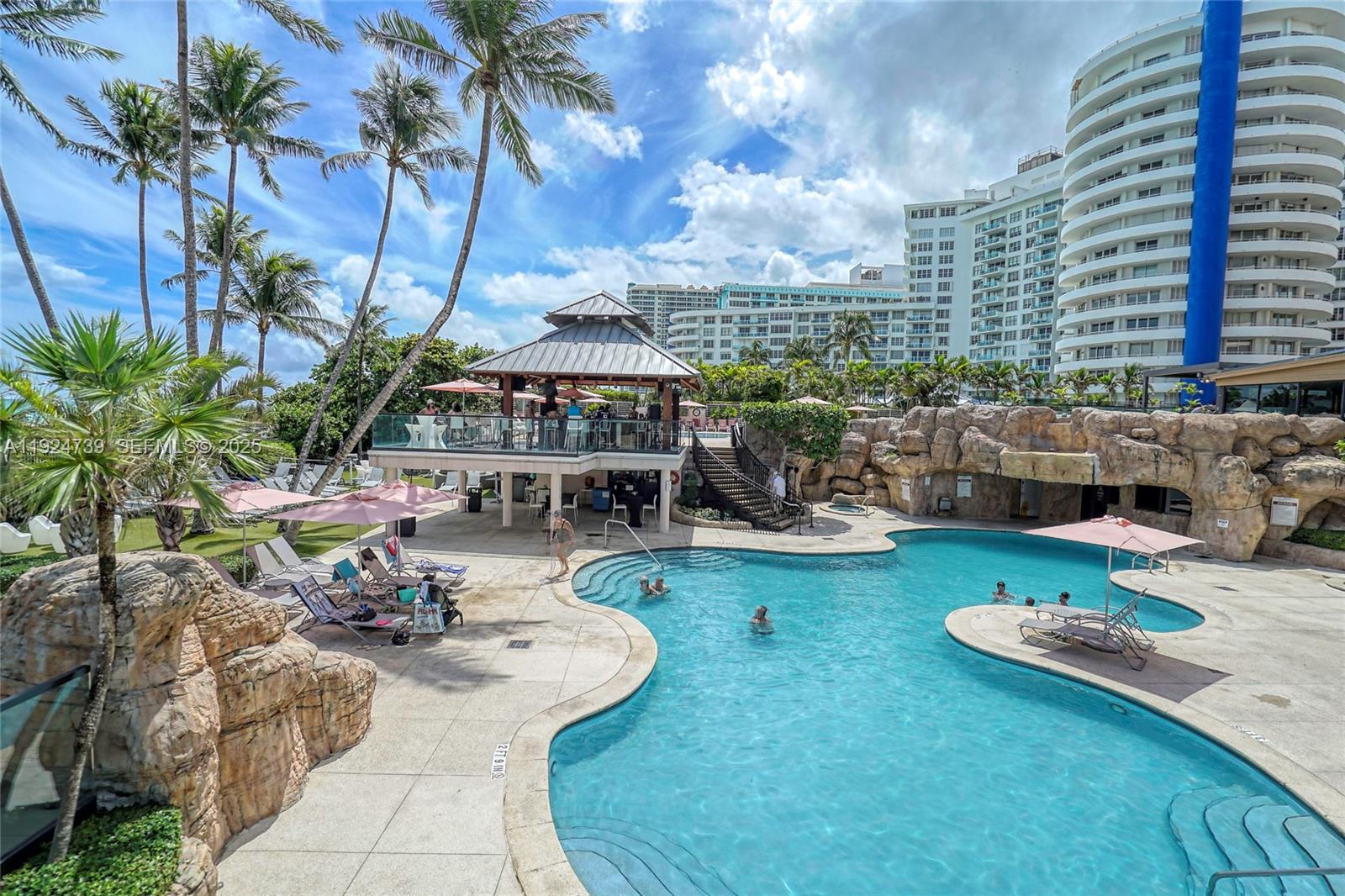 THE ALEXANDER CONDO - Residential