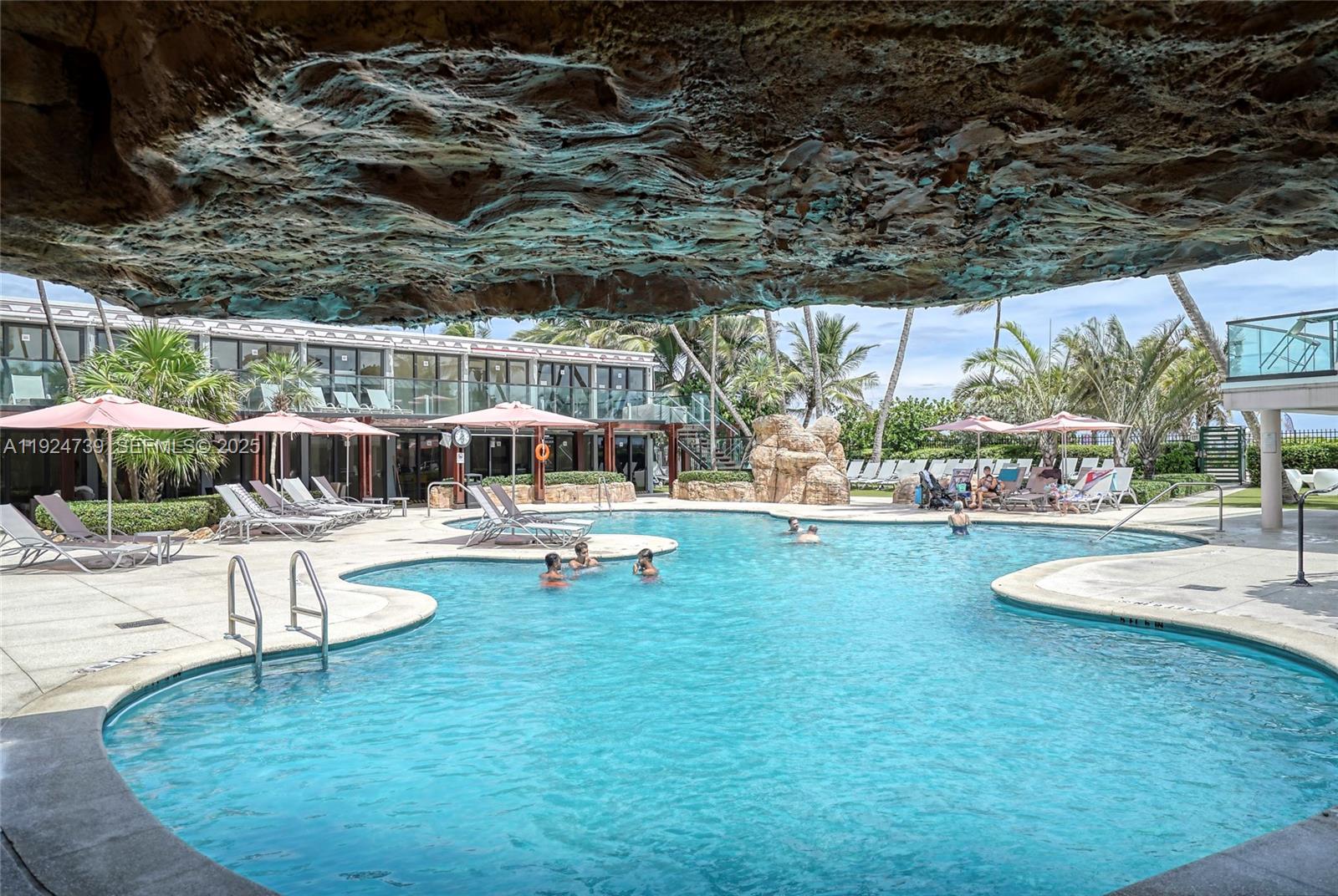 THE ALEXANDER CONDO - Residential