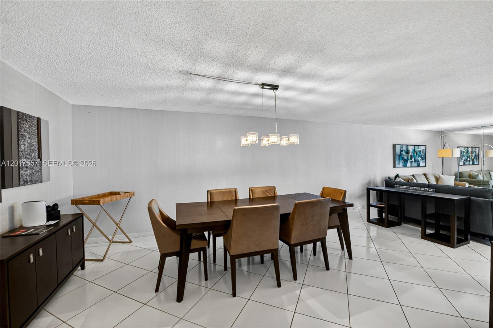 2401 Collins Ave 1107