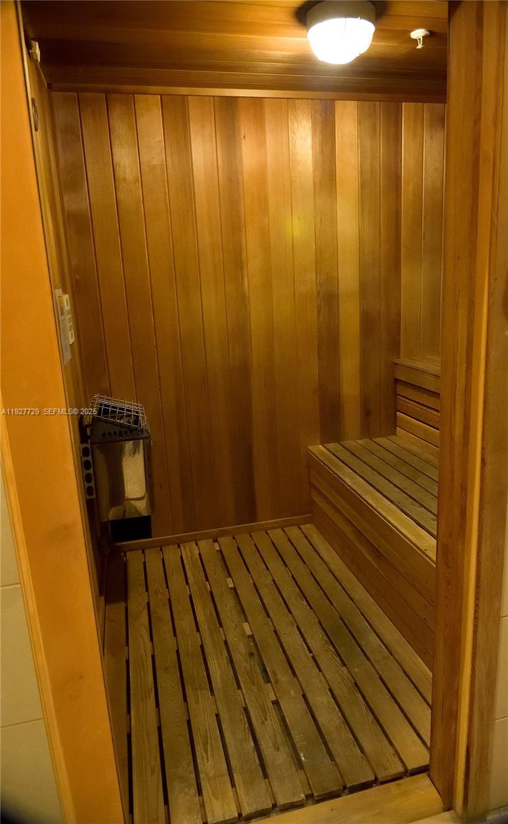 WATERGARDEN CONDO - Residential Lease