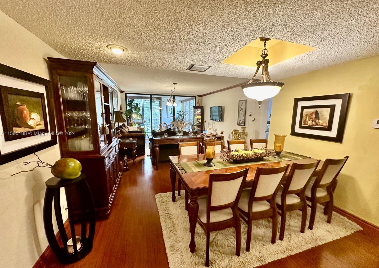 BLDG 6 OF COUNTRY CLUB AP - Residential