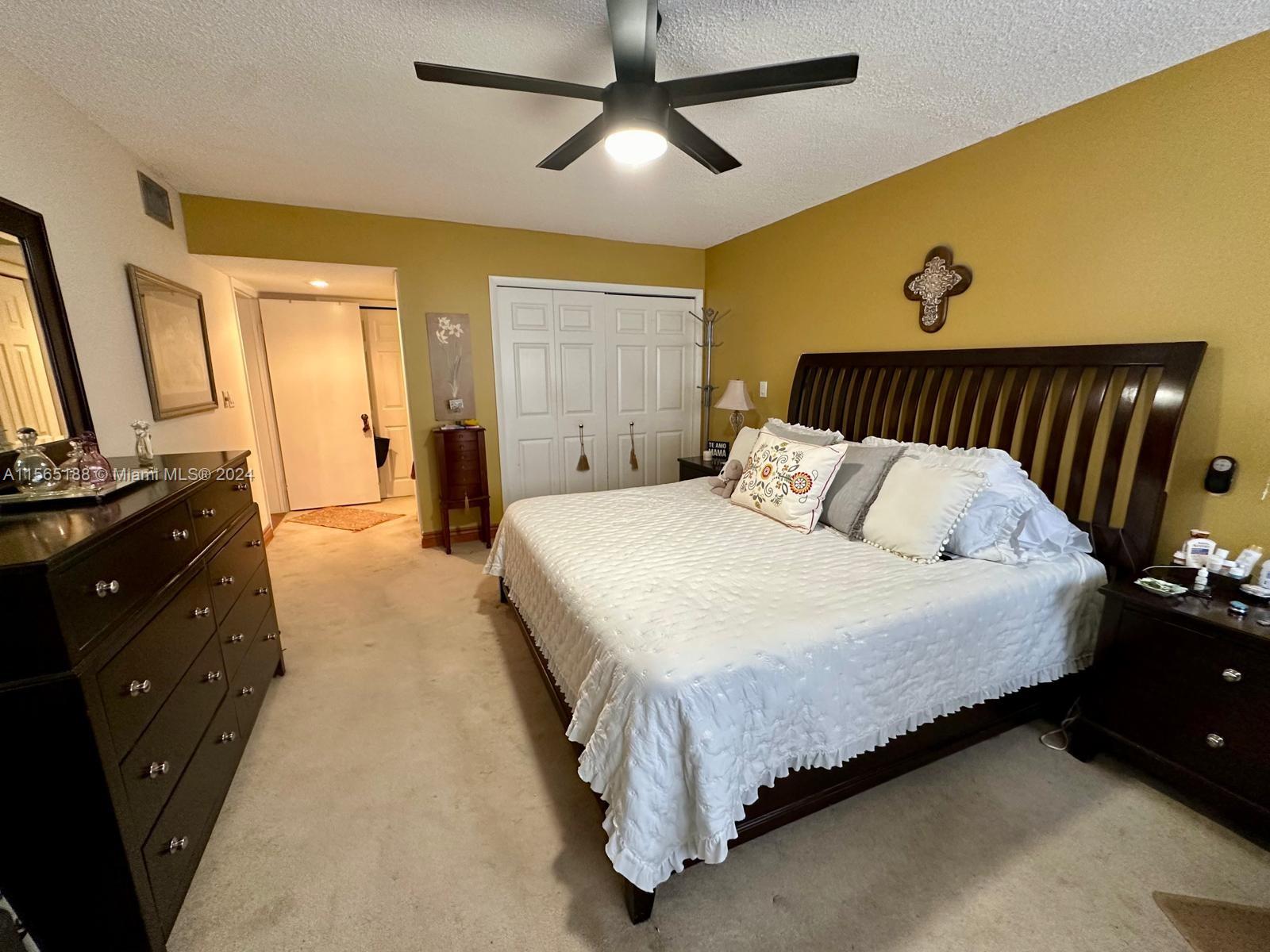 BLDG 6 OF COUNTRY CLUB AP - Residential
