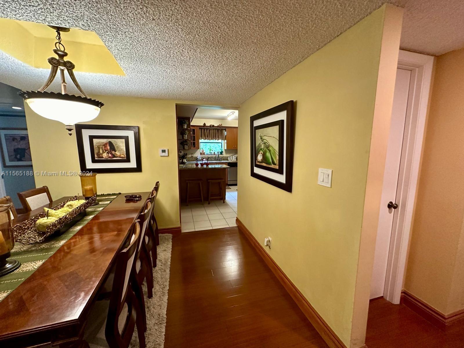 BLDG 6 OF COUNTRY CLUB AP - Residential
