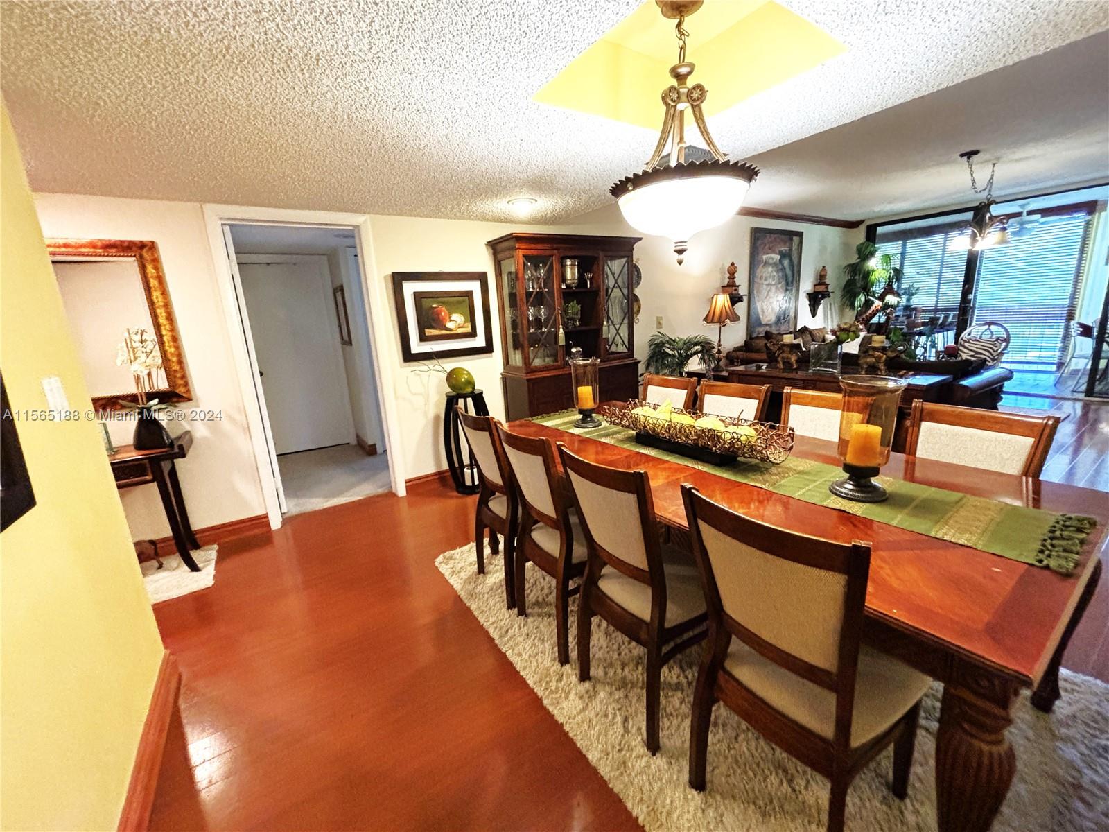 BLDG 6 OF COUNTRY CLUB AP - Residential