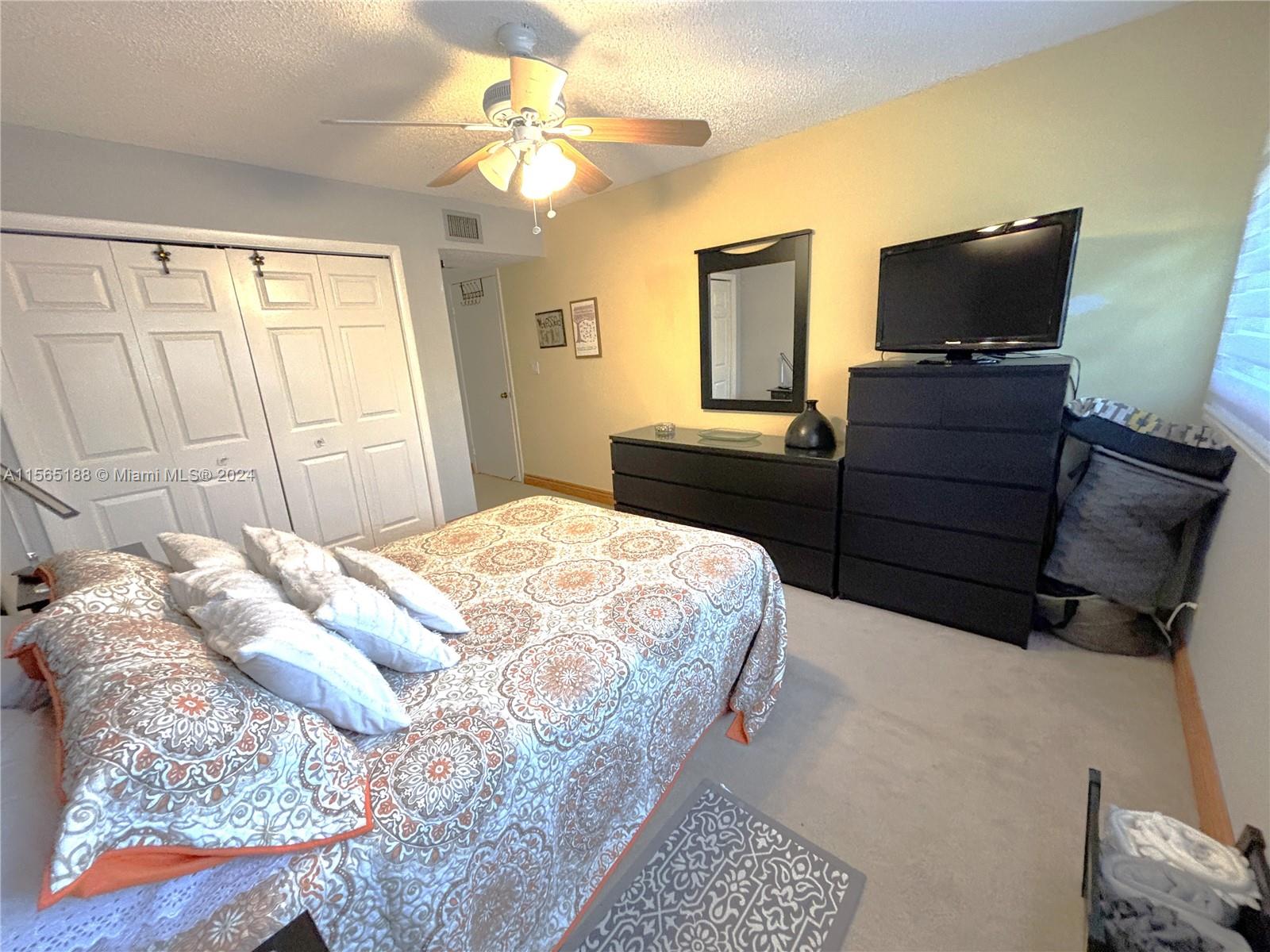 BLDG 6 OF COUNTRY CLUB AP - Residential