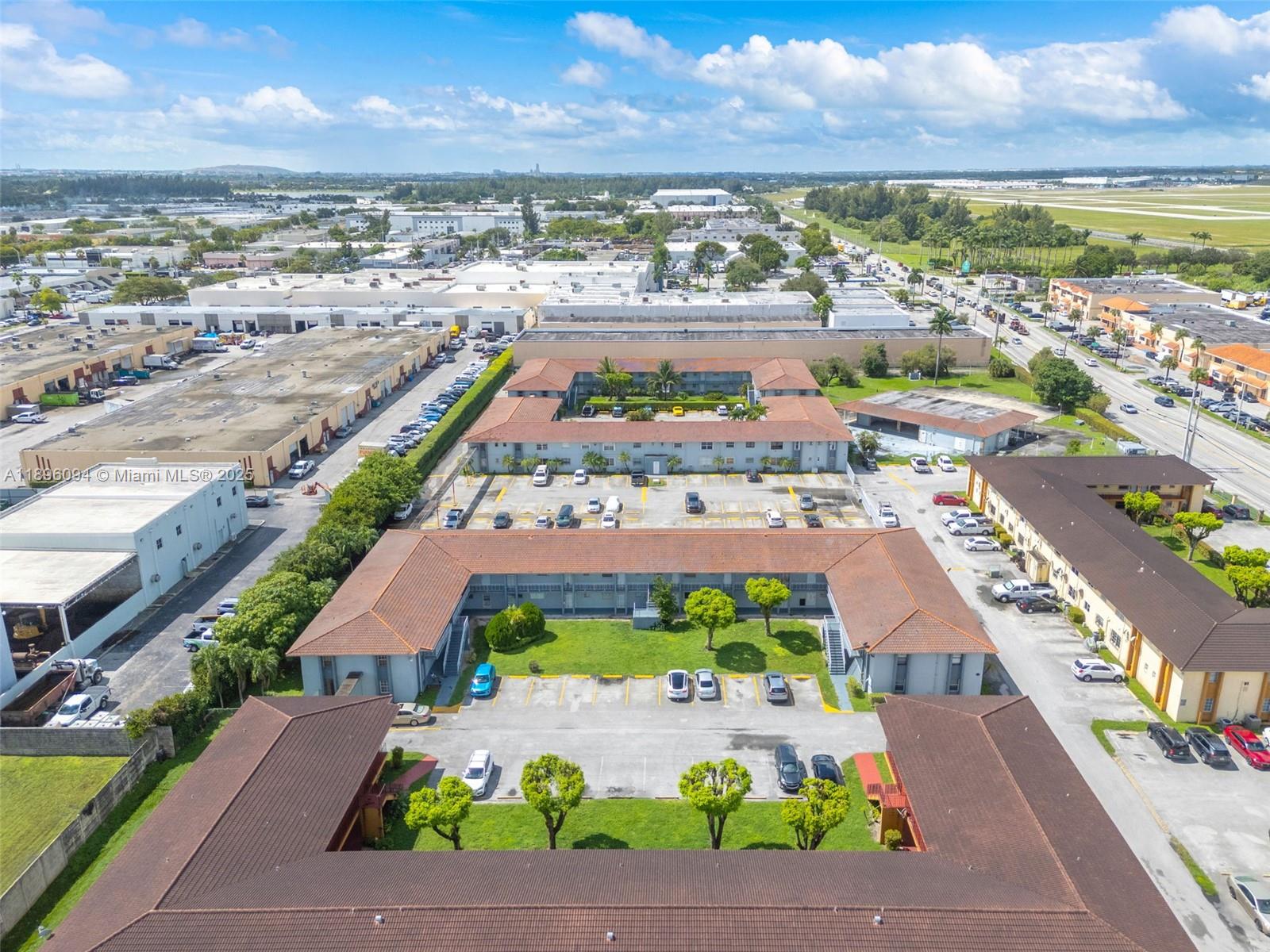 VILLA BISCAYA JARDINES CO - Residential