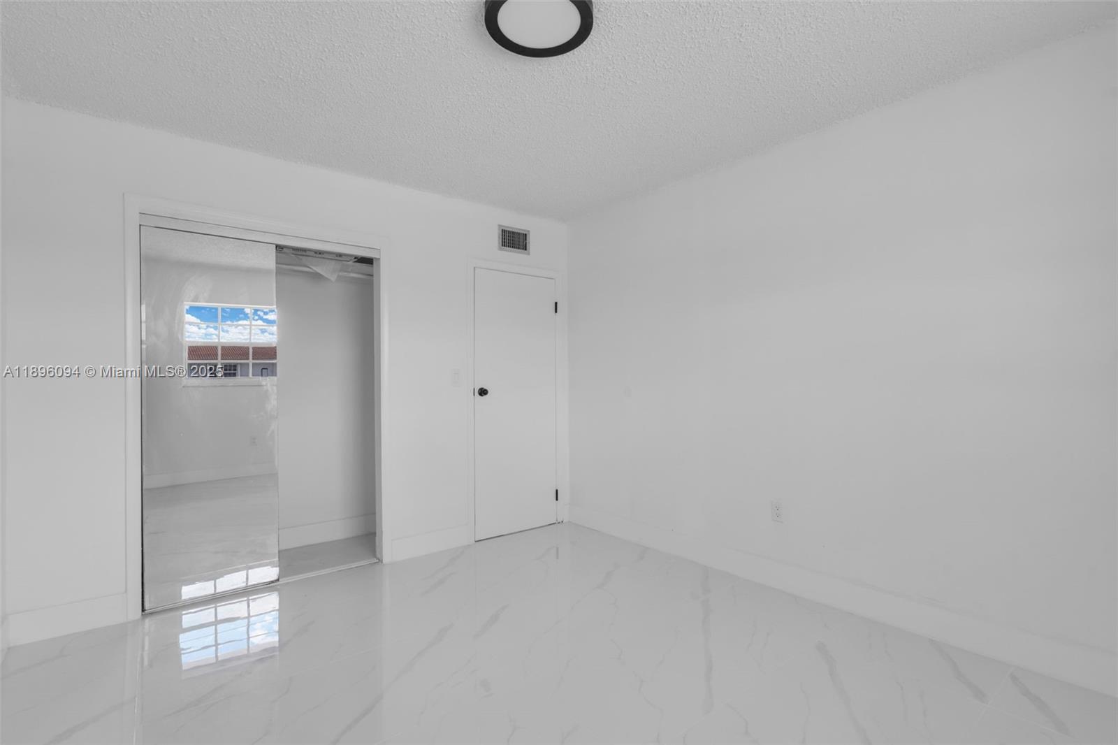 VILLA BISCAYA JARDINES CO - Residential