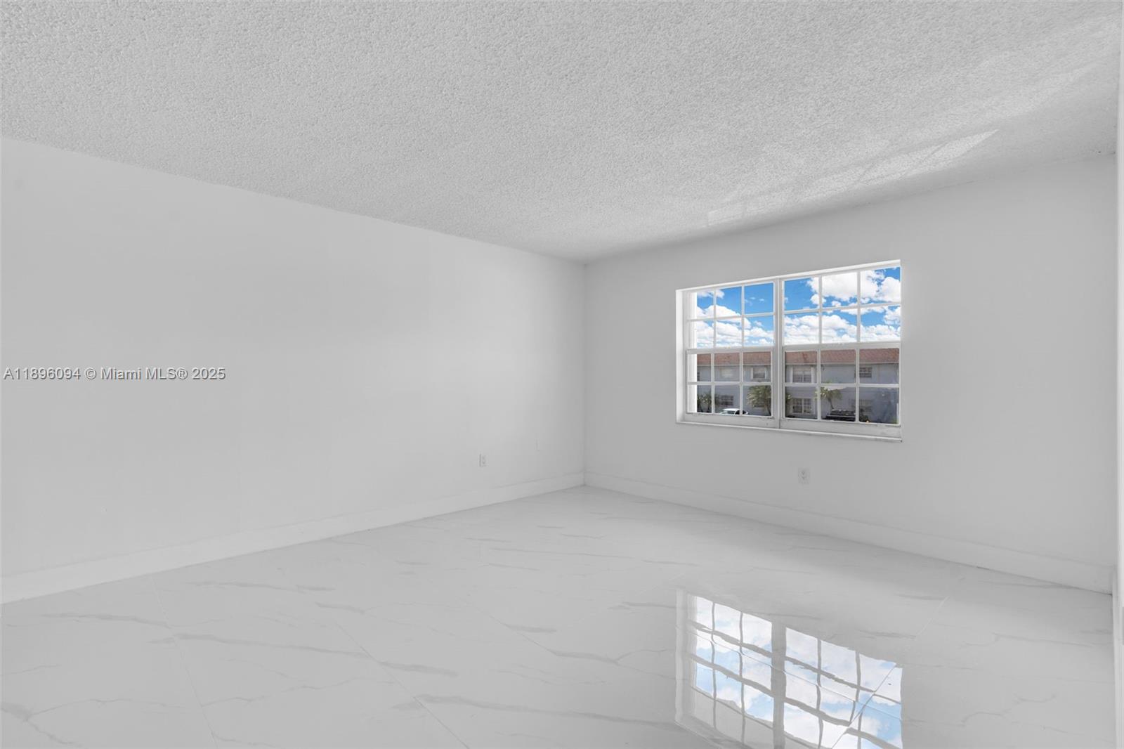 VILLA BISCAYA JARDINES CO - Residential