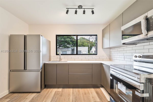 25 NW 78TH ST APT 1, MIAMI, FL 33150 - Image 4dd1d6e38e0570caa3b70ca85639d4e6/2726926888