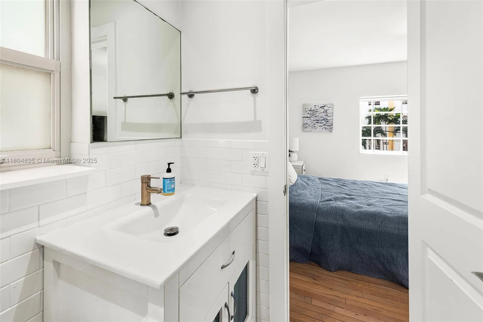 Miami Beach, Florida 33140, United States, 2 Bedrooms Bedrooms, ,1 BathroomBathrooms,Residential,Active,132832