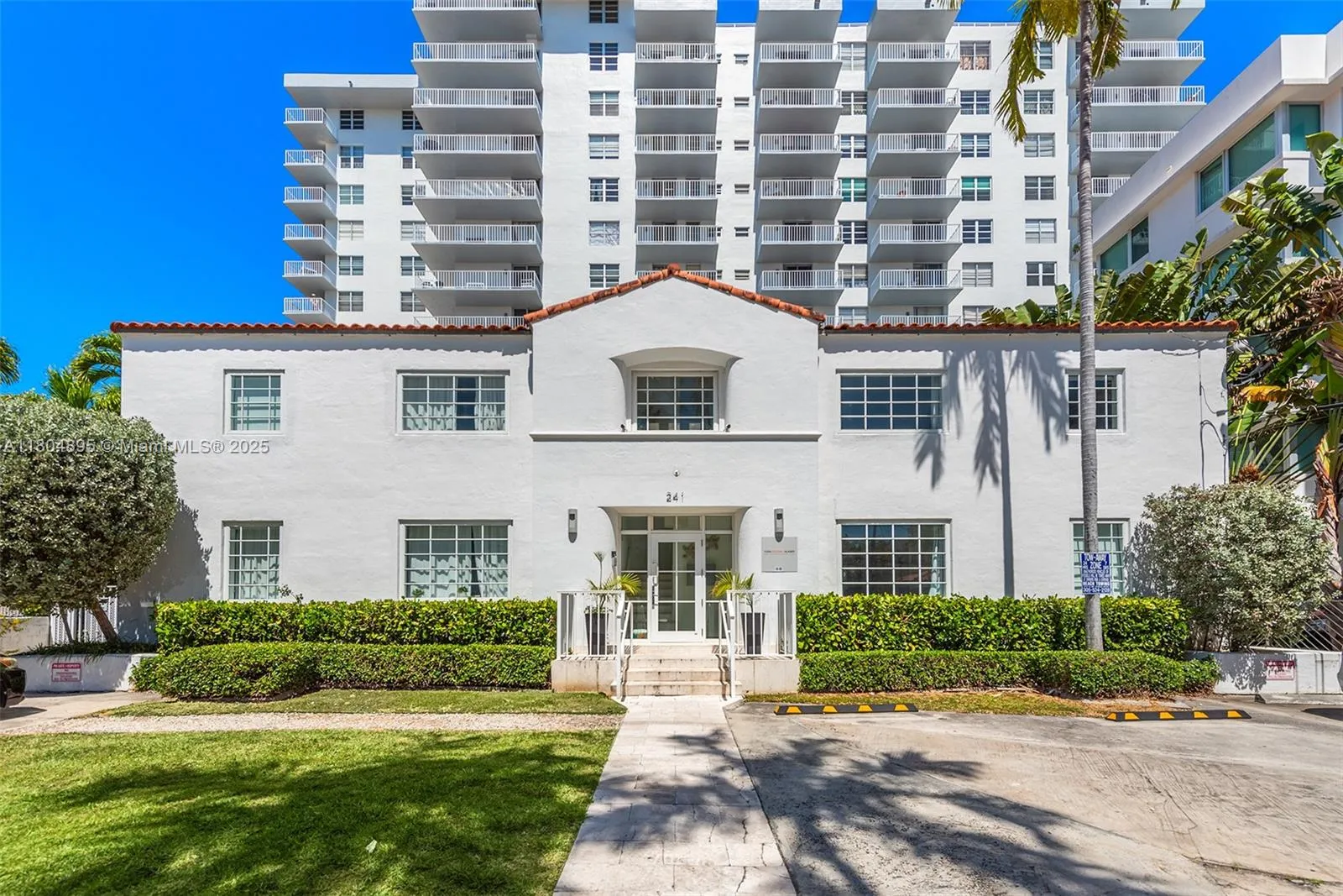 Miami Beach, Florida 33140, United States, 2 Bedrooms Bedrooms, ,1 BathroomBathrooms,Residential,Active,132832