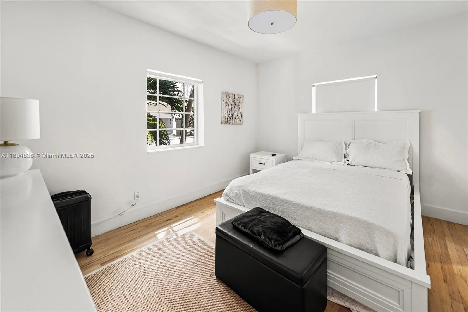 Miami Beach, Florida 33140, United States, 2 Bedrooms Bedrooms, ,1 BathroomBathrooms,Residential,Active,132832