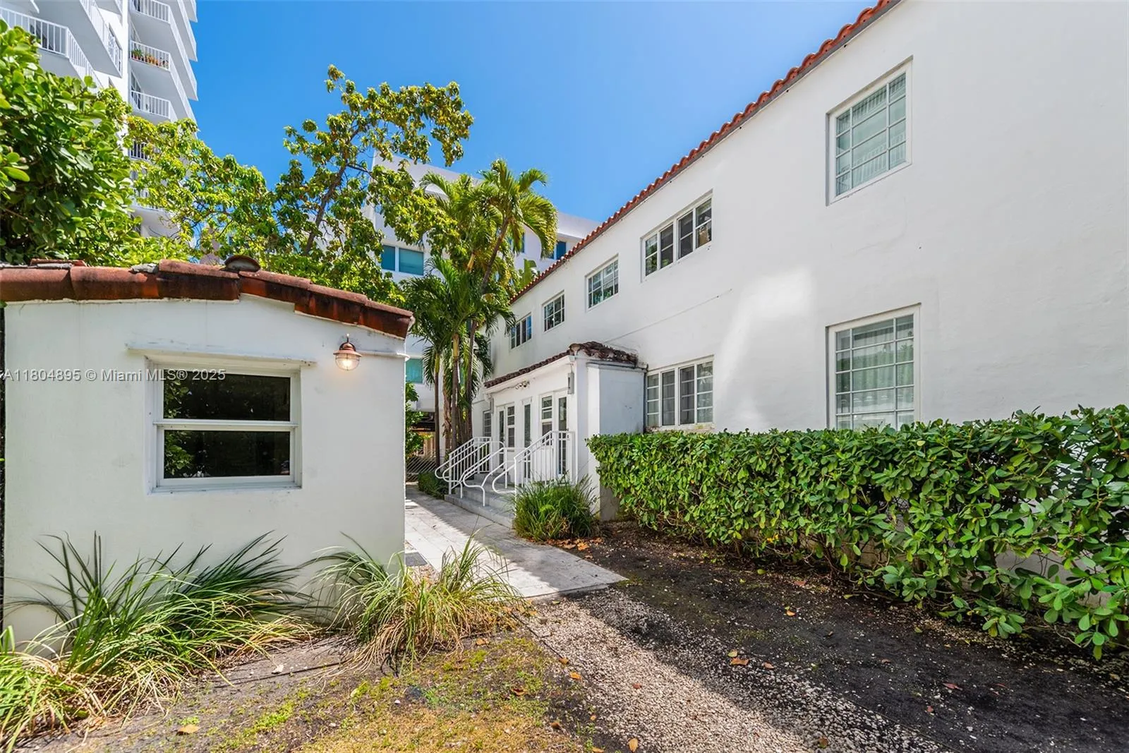 Miami Beach, Florida 33140, United States, 2 Bedrooms Bedrooms, ,1 BathroomBathrooms,Residential,Active,132832