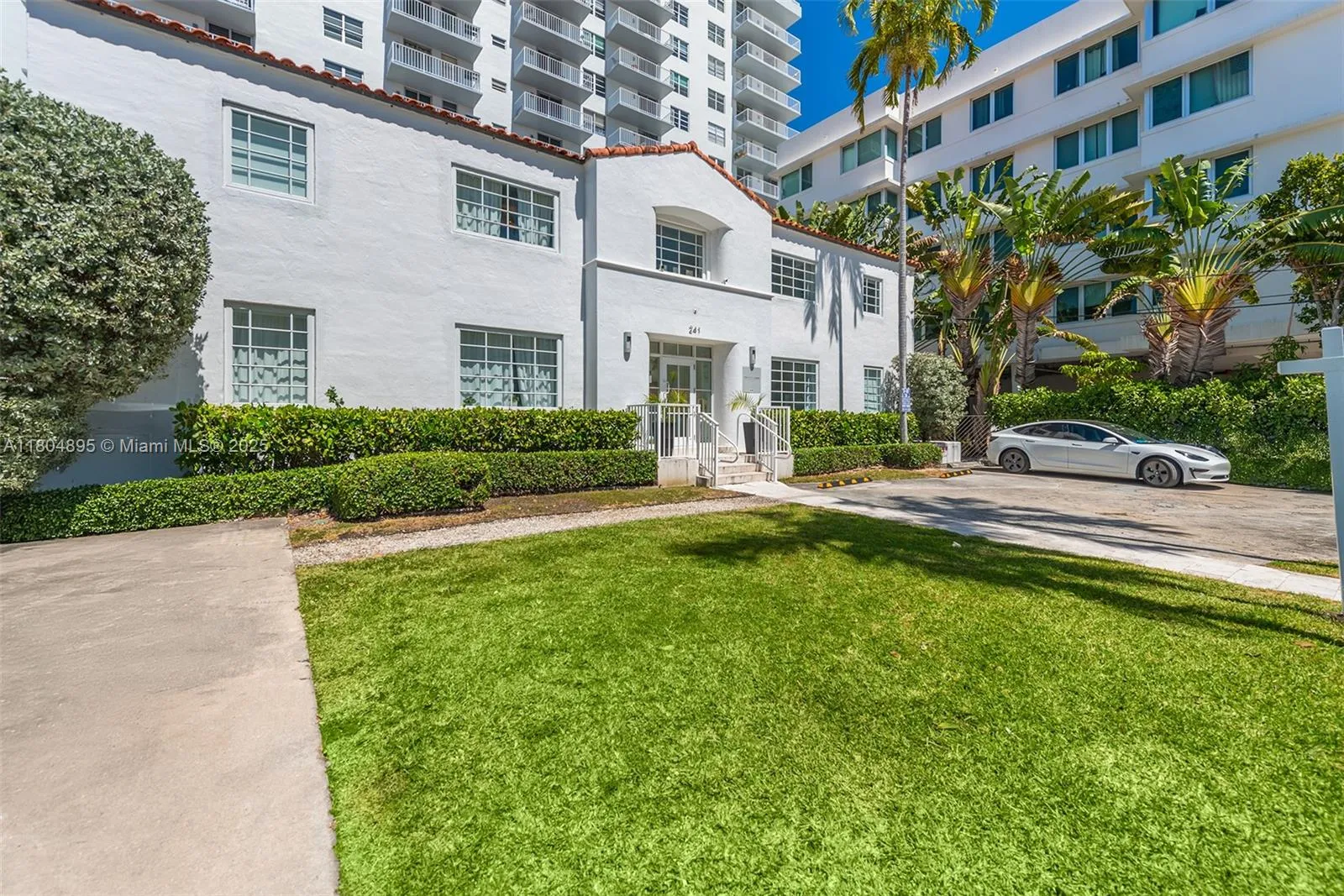 Miami Beach, Florida 33140, United States, 2 Bedrooms Bedrooms, ,1 BathroomBathrooms,Residential,Active,132832