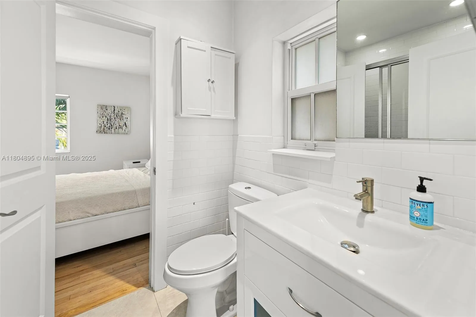 Miami Beach, Florida 33140, United States, 2 Bedrooms Bedrooms, ,1 BathroomBathrooms,Residential,Active,132832