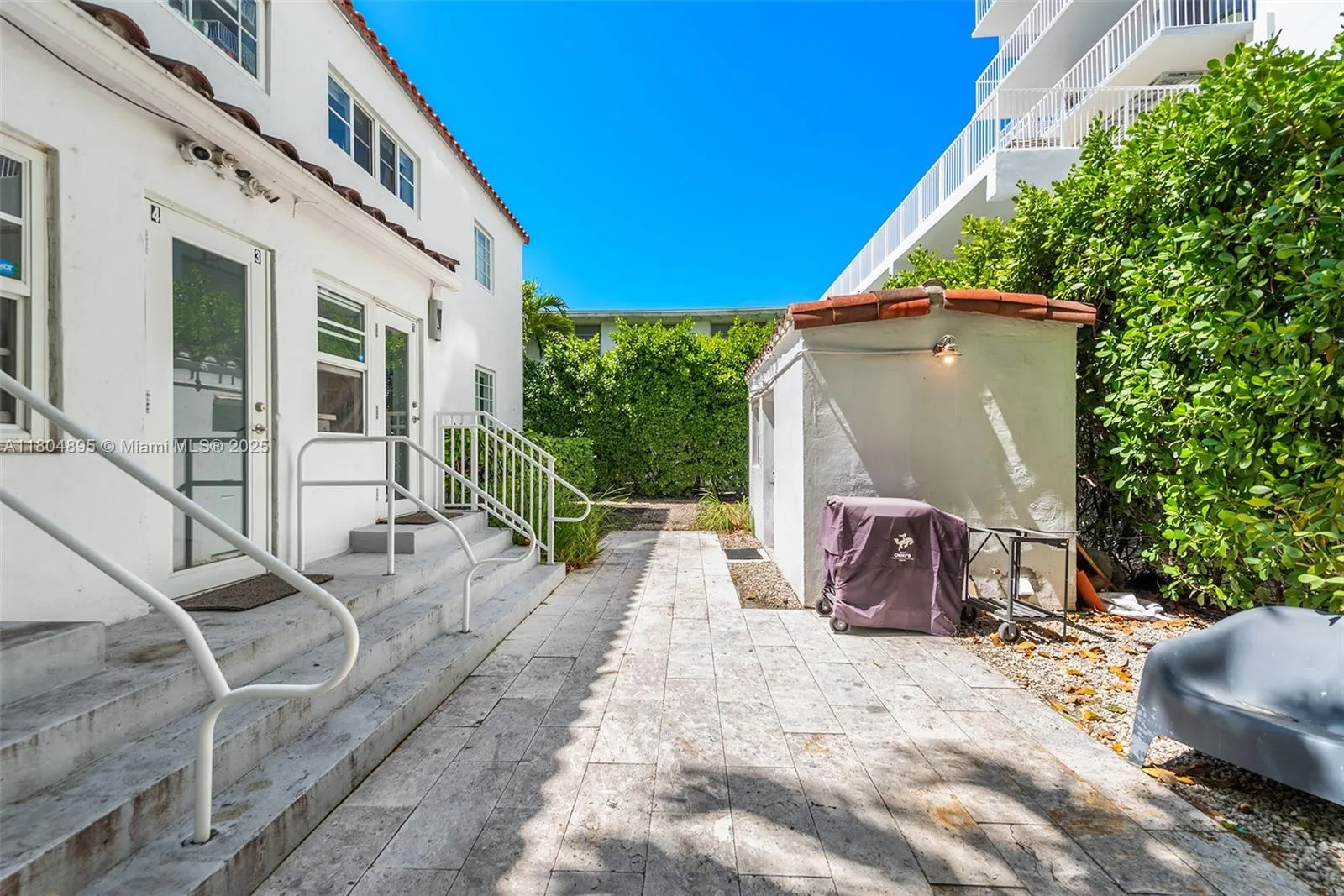 Miami Beach, Florida 33140, United States, 2 Bedrooms Bedrooms, ,1 BathroomBathrooms,Residential,Active,132832