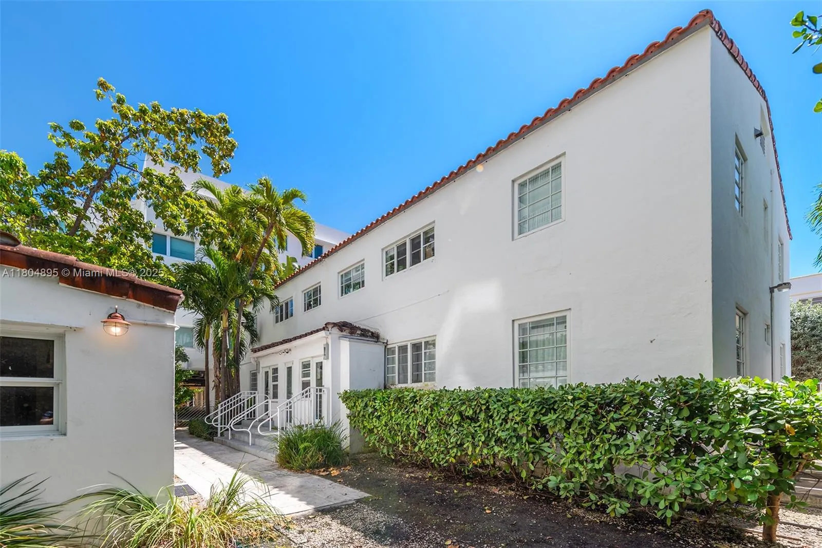 Miami Beach, Florida 33140, United States, 2 Bedrooms Bedrooms, ,1 BathroomBathrooms,Residential,Active,132832