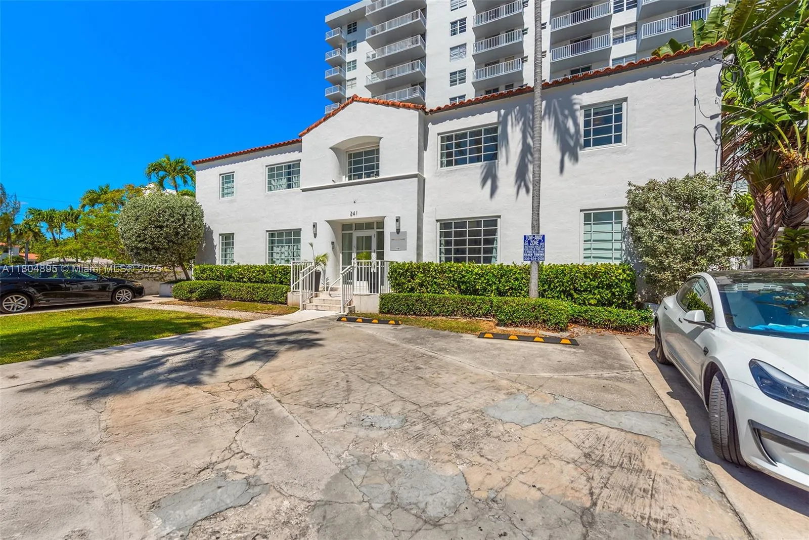 Miami Beach, Florida 33140, United States, 2 Bedrooms Bedrooms, ,1 BathroomBathrooms,Residential,Active,132832