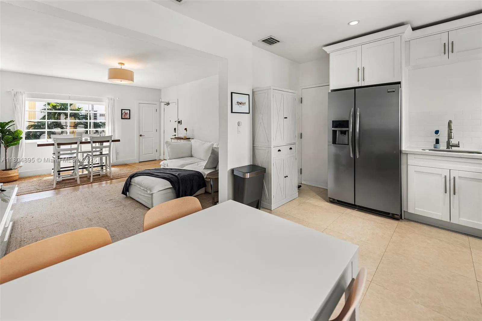 Miami Beach, Florida 33140, United States, 2 Bedrooms Bedrooms, ,1 BathroomBathrooms,Residential,Active,132832