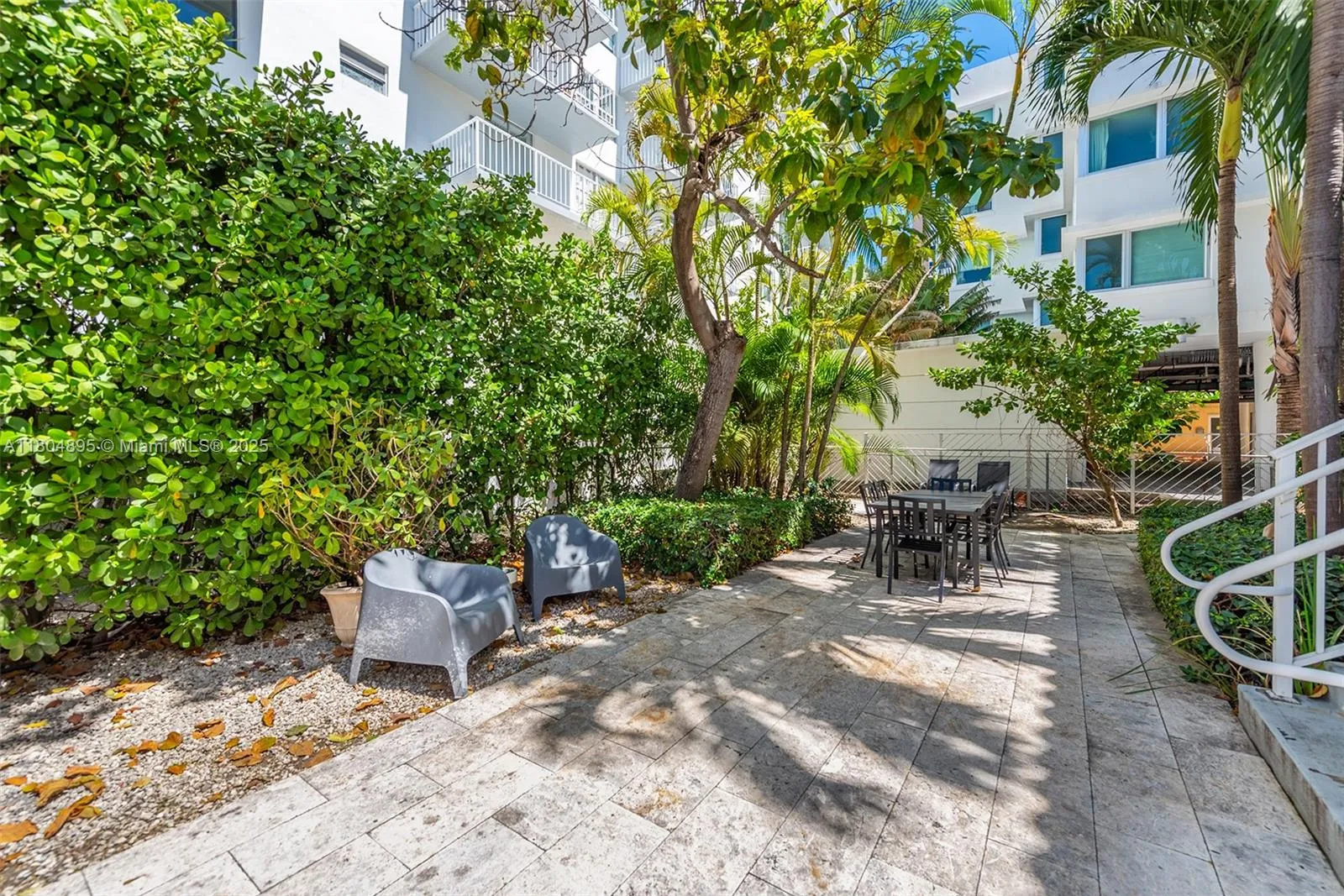 Miami Beach, Florida 33140, United States, 2 Bedrooms Bedrooms, ,1 BathroomBathrooms,Residential,Active,132832