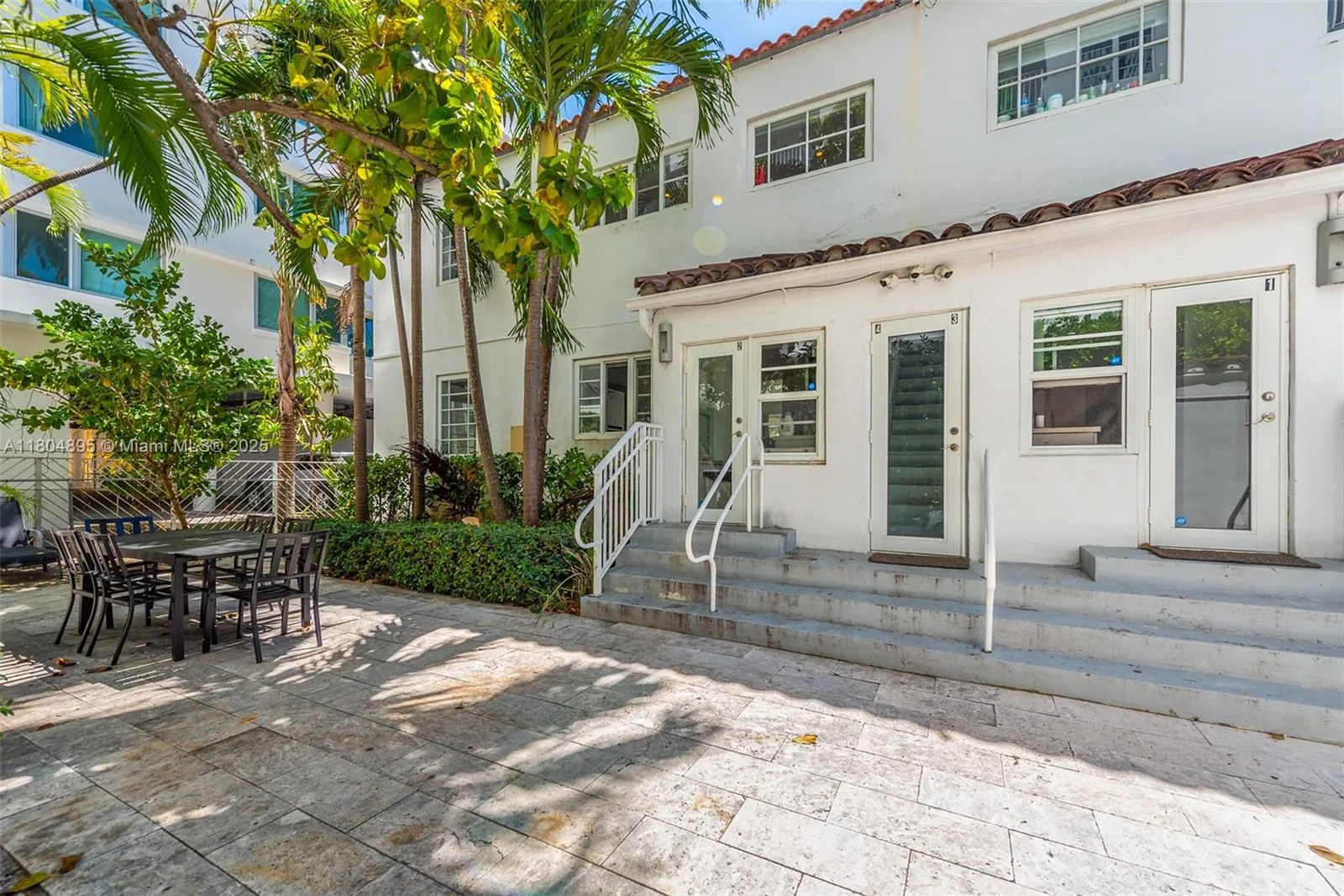 Miami Beach, Florida 33140, United States, 2 Bedrooms Bedrooms, ,1 BathroomBathrooms,Residential,Active,132832