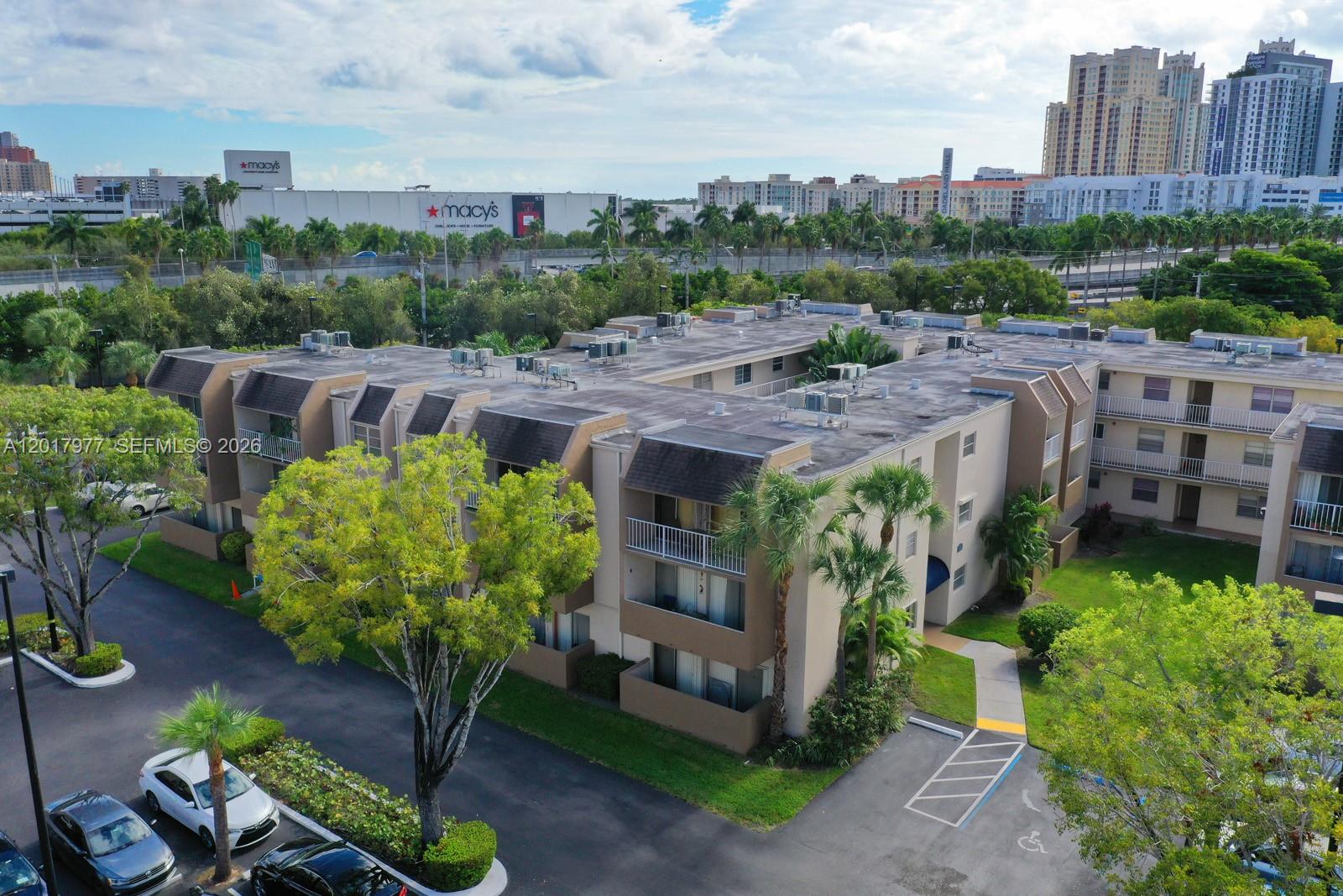 KINGS CREEK SO CONDO - Residential