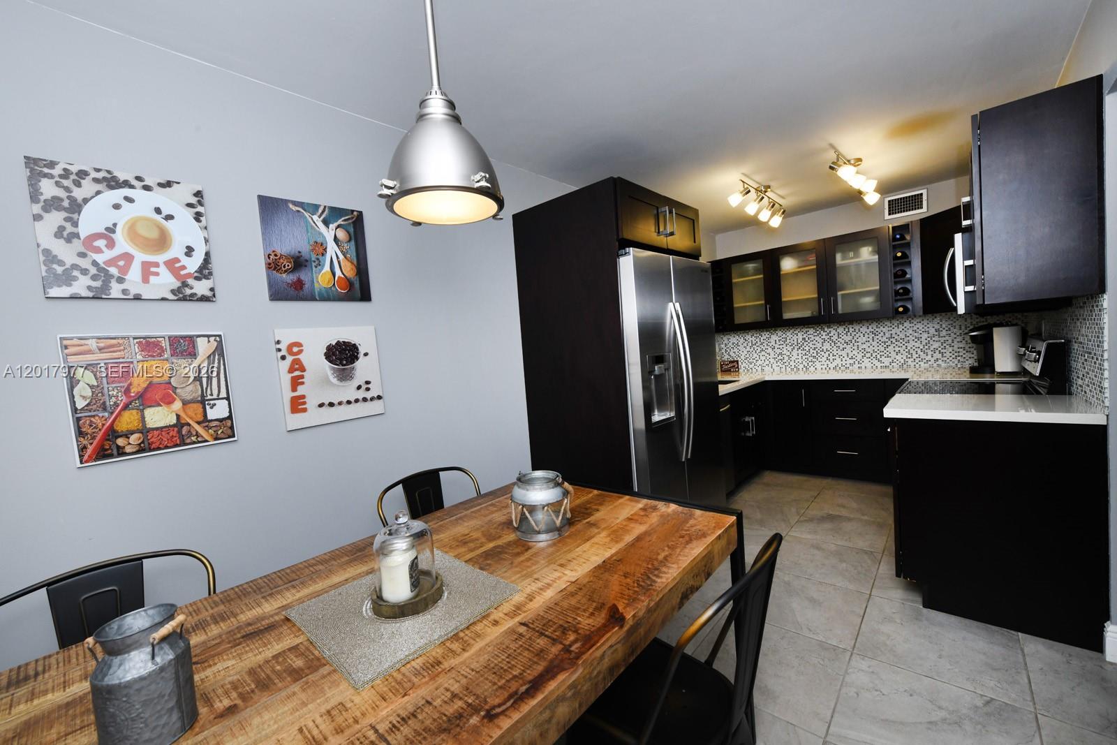 KINGS CREEK SO CONDO - Residential