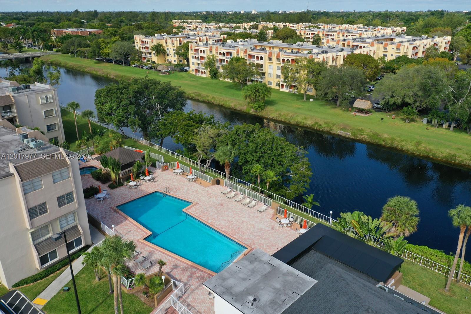 KINGS CREEK SO CONDO - Residential