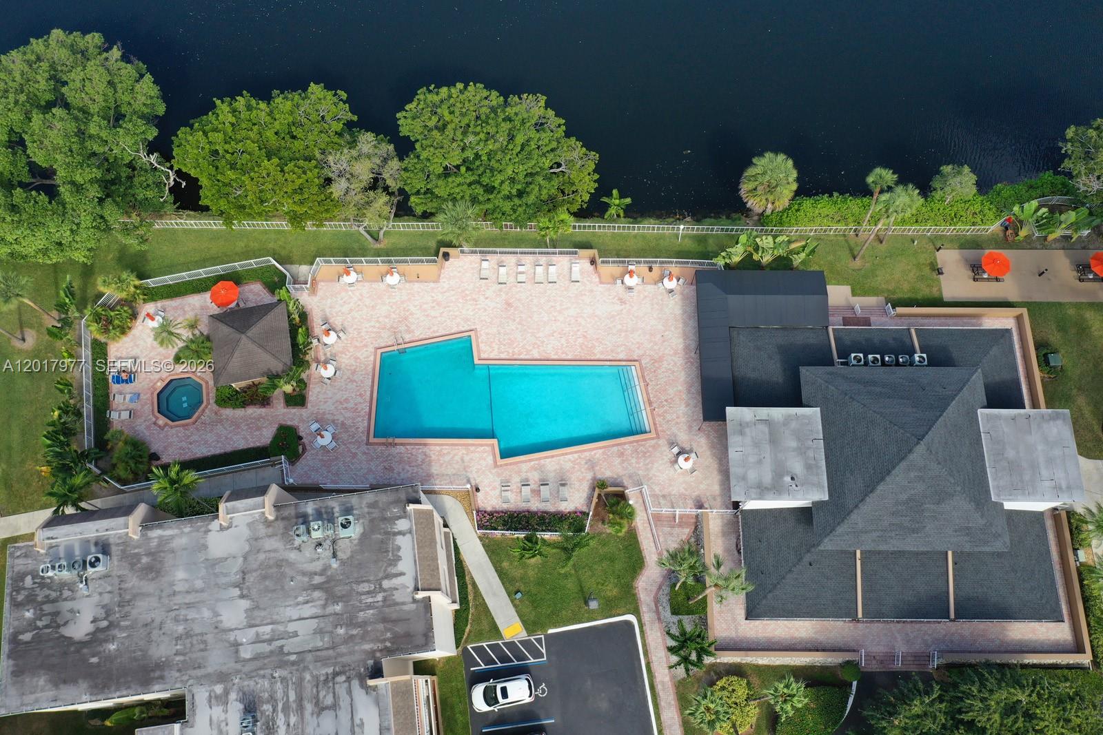 KINGS CREEK SO CONDO - Residential