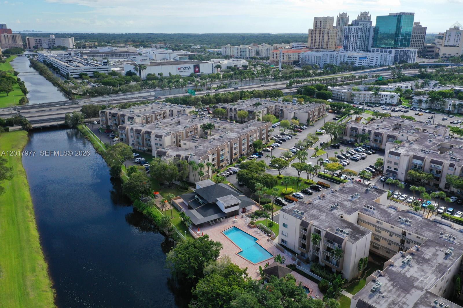 KINGS CREEK SO CONDO - Residential