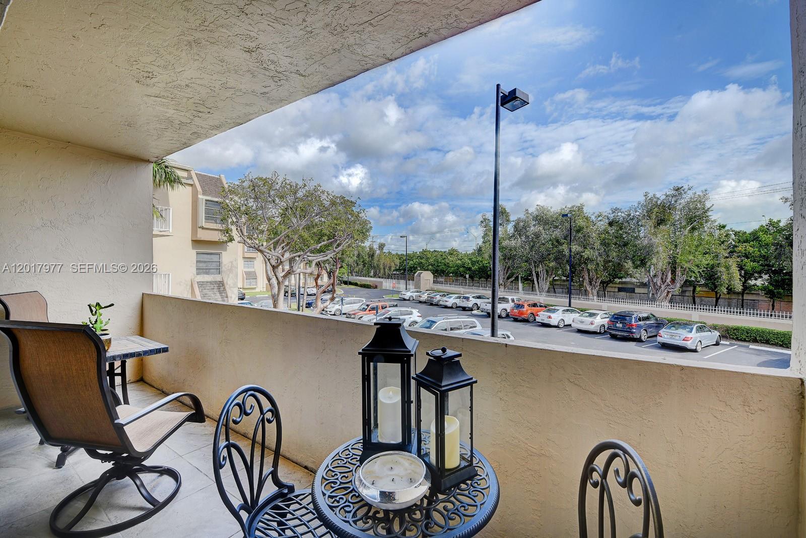 KINGS CREEK SO CONDO - Residential