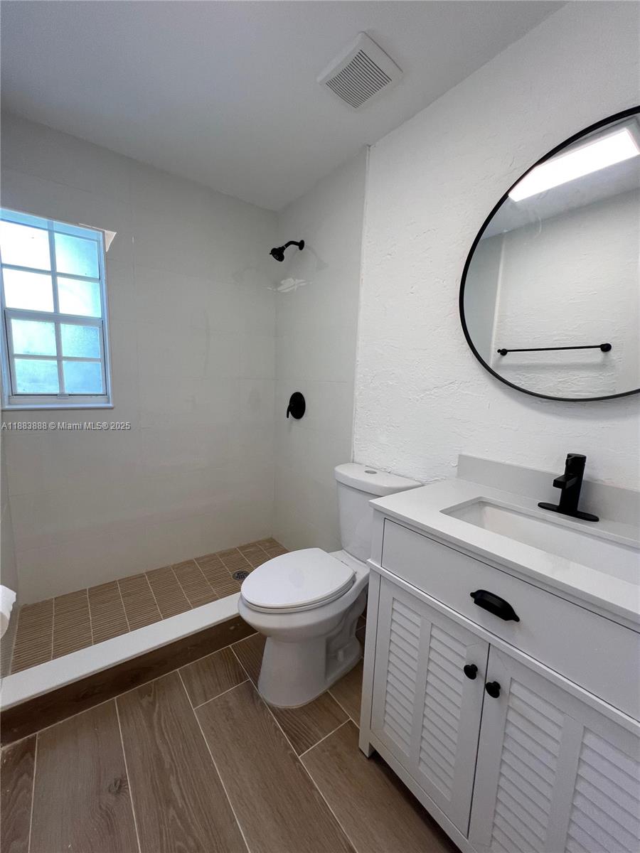 COLLEGE PARK ESTATES - Residential Lease