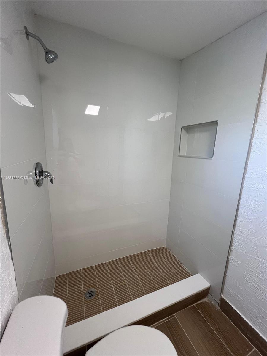 COLLEGE PARK ESTATES - Residential Lease