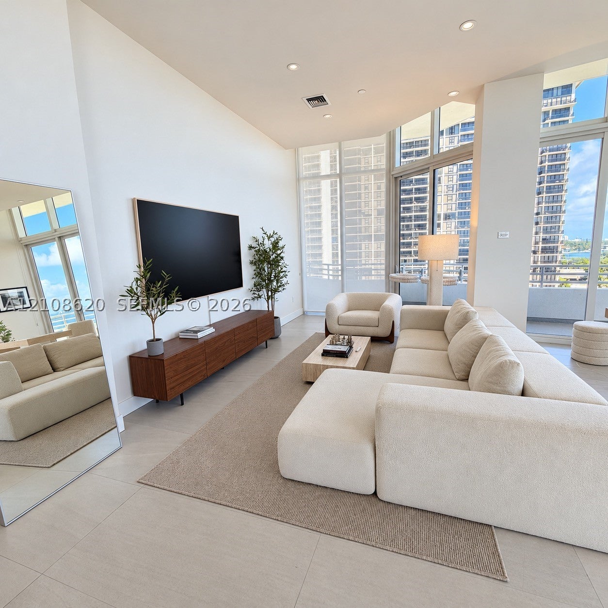 555 NE 34th St 801