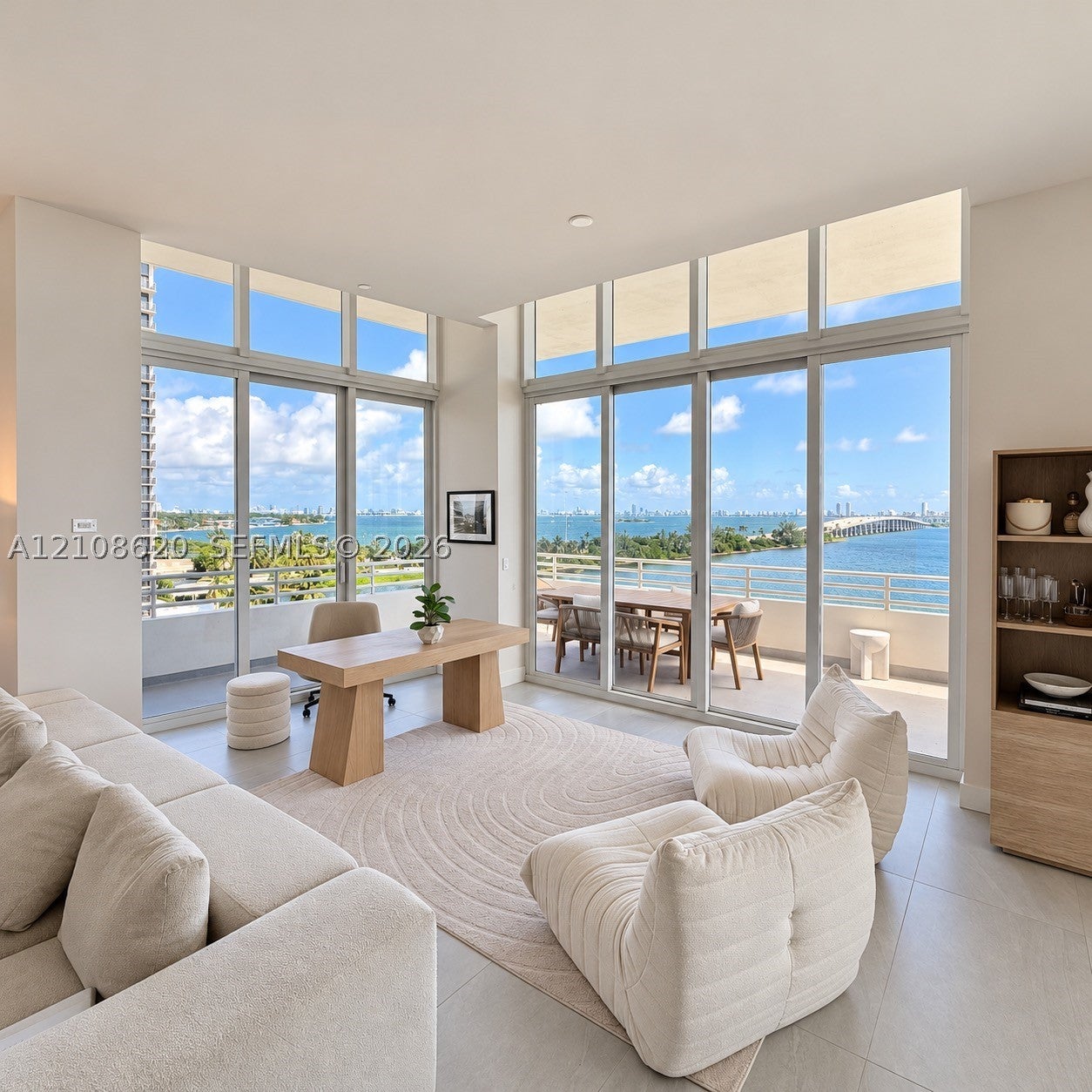 555 NE 34th St 801