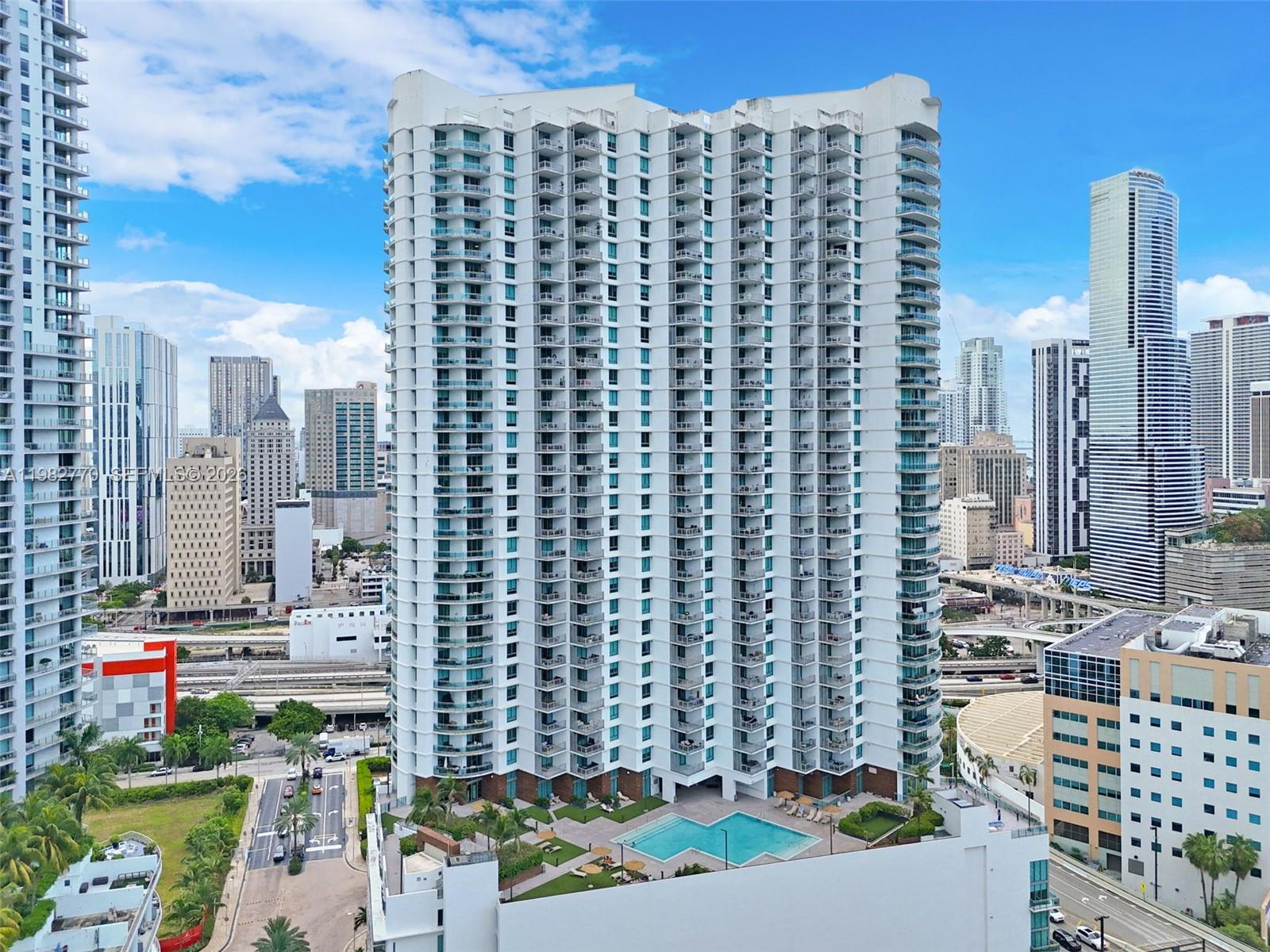 WIND CONDO - Residential