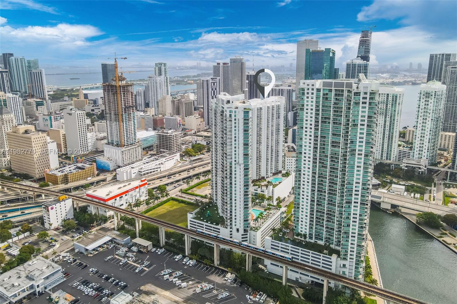 WIND CONDO - Residential