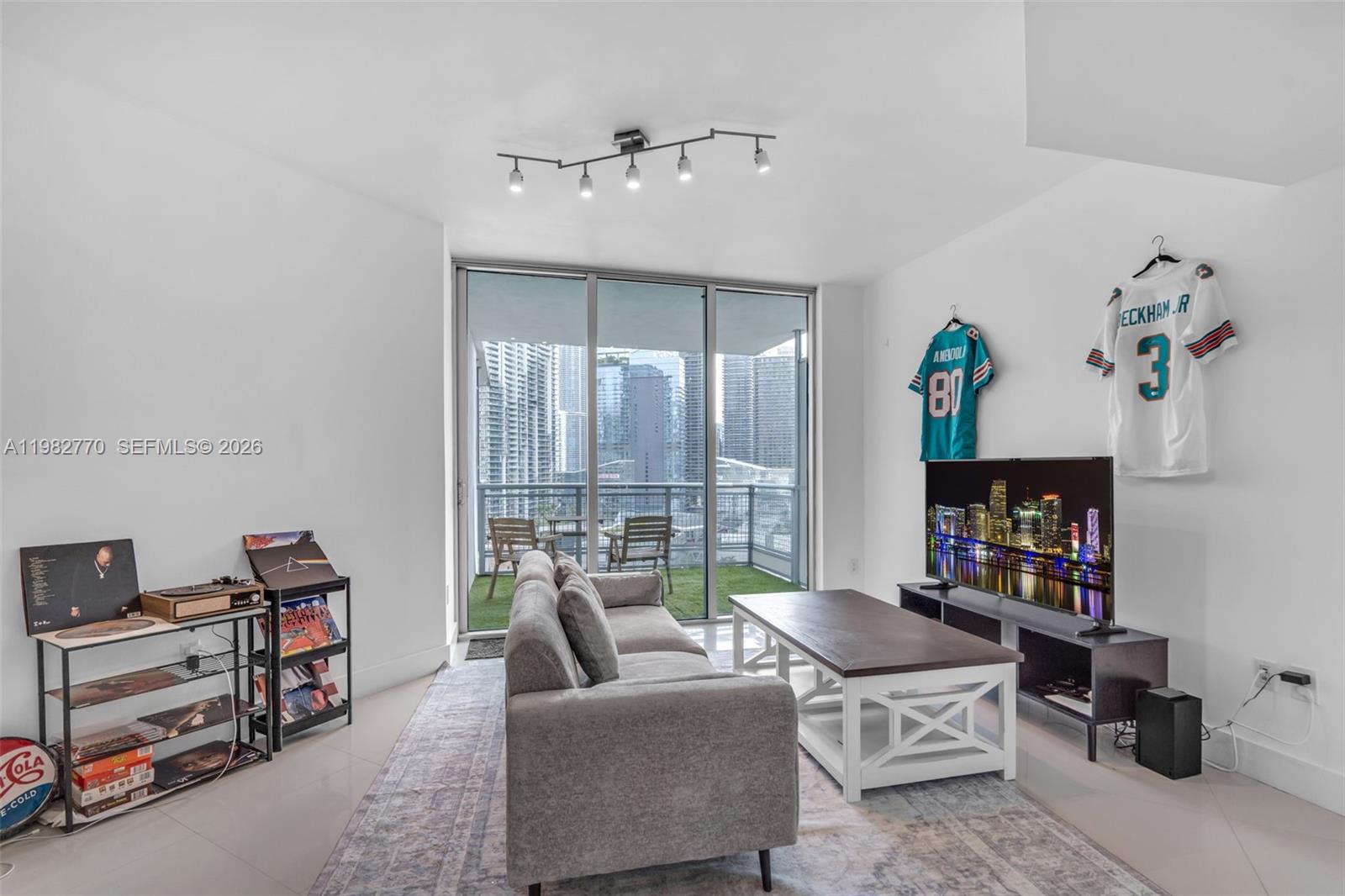 WIND CONDO - Residential