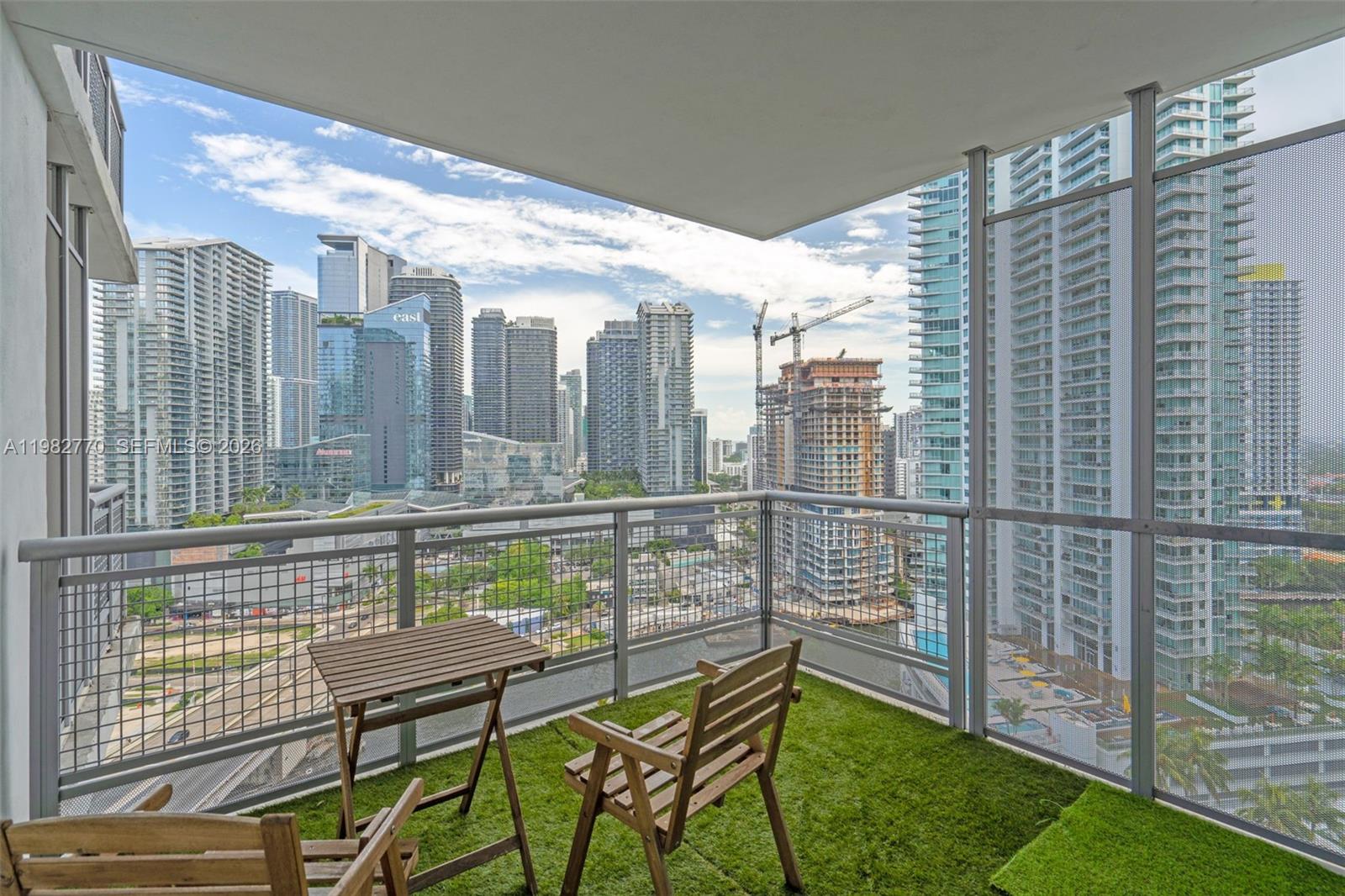 WIND CONDO - Residential