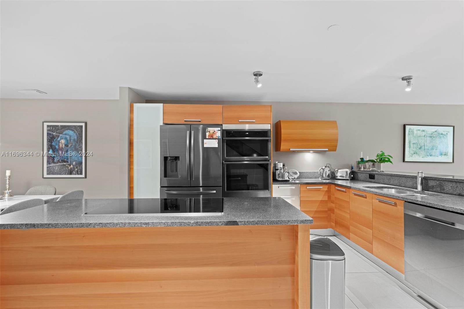 ARTECH RESIDENCES AT AVEN - Residential