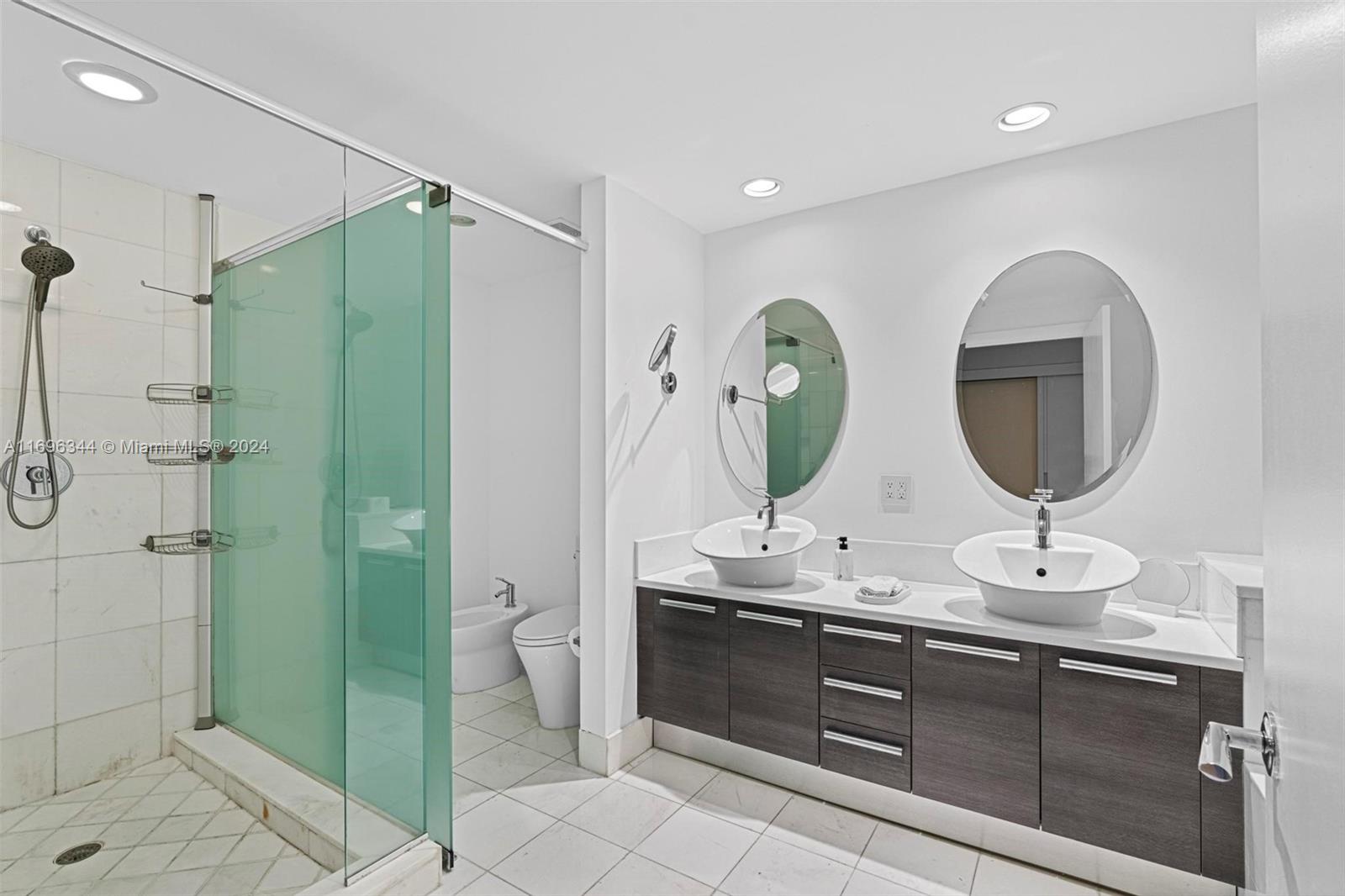 ARTECH RESIDENCES AT AVEN - Residential