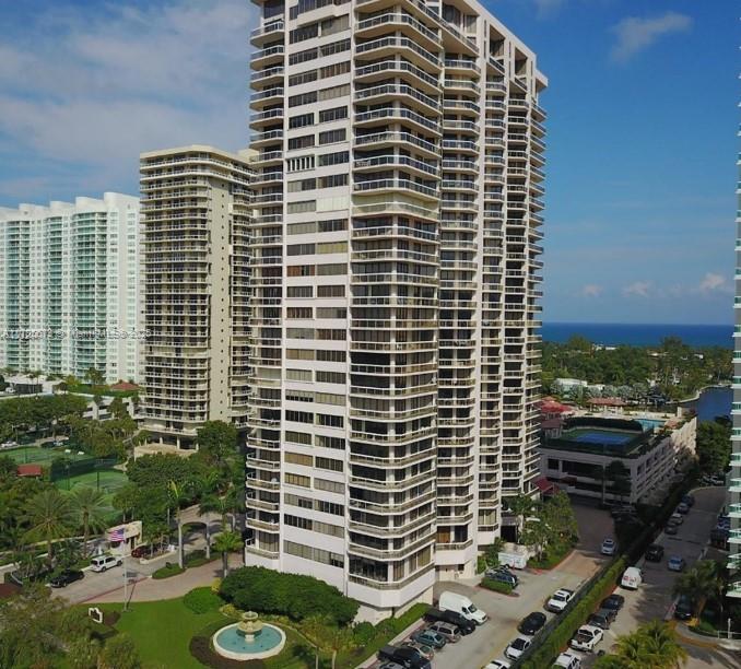 THE LANDMARK CONDO - Residential