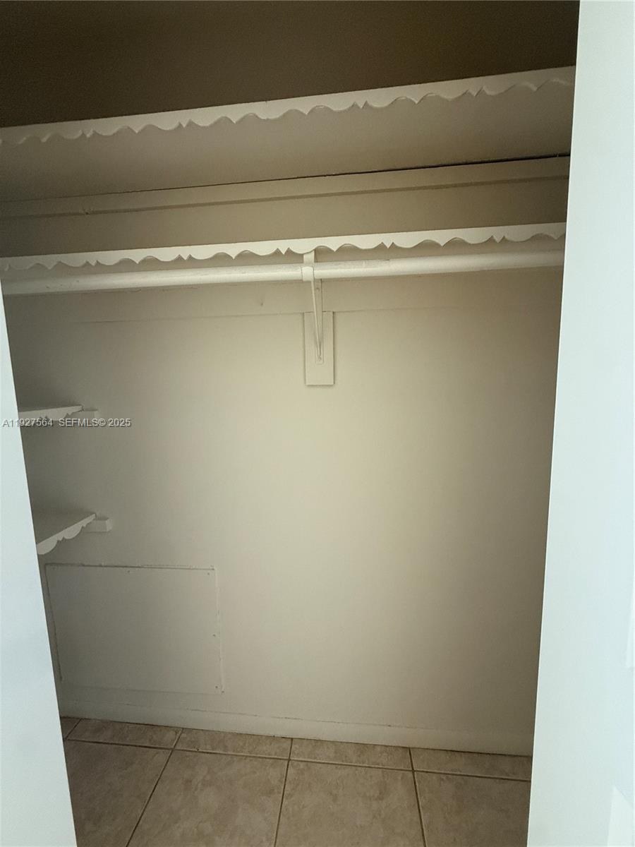 FLORENCE VILLAS - Residential Lease