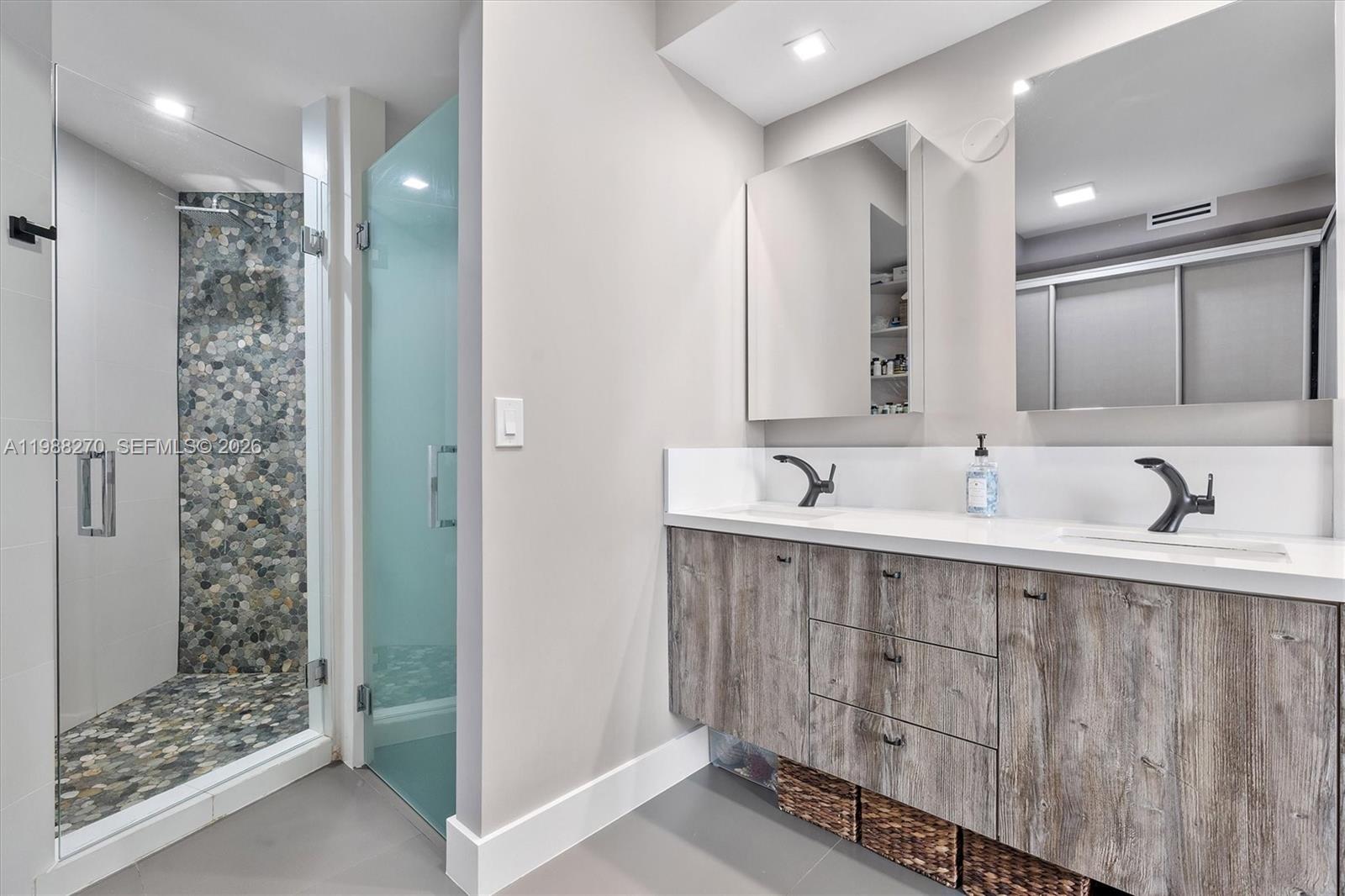 AKOYA CONDO - Residential