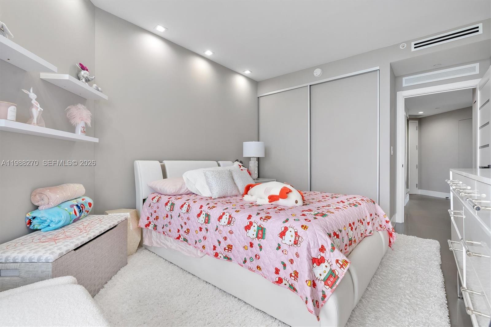 AKOYA CONDO - Residential