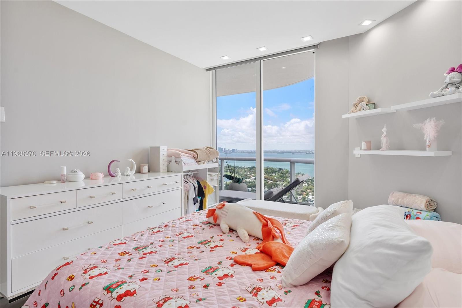 AKOYA CONDO - Residential