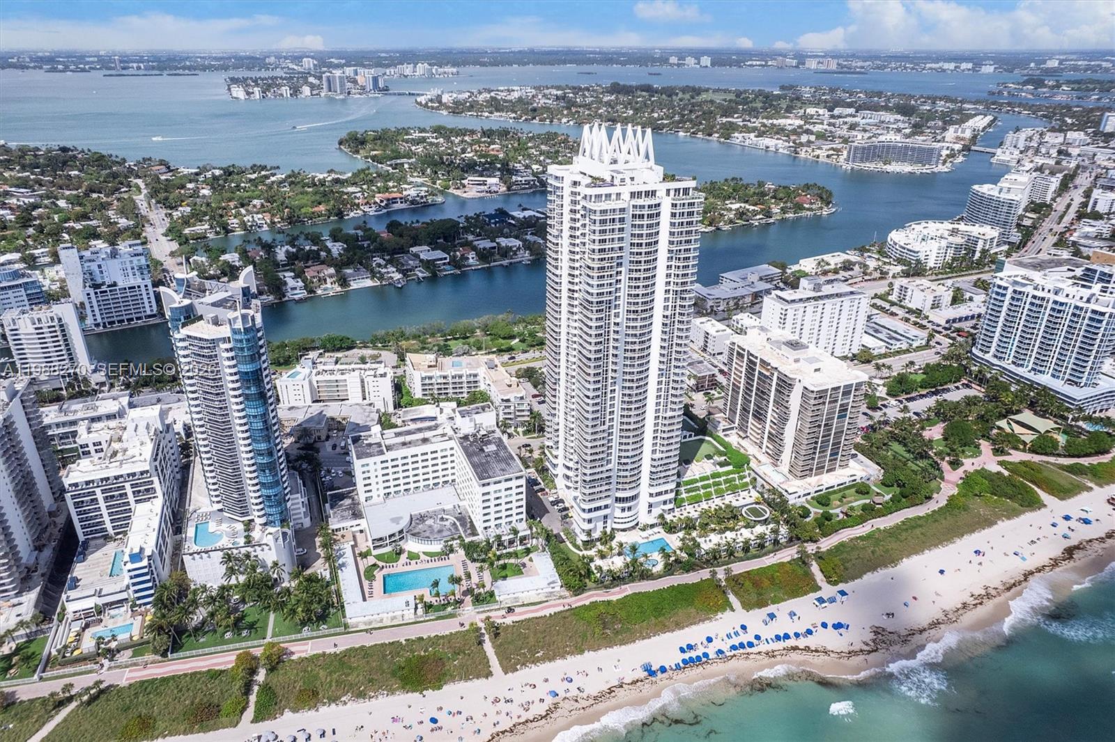 AKOYA CONDO - Residential