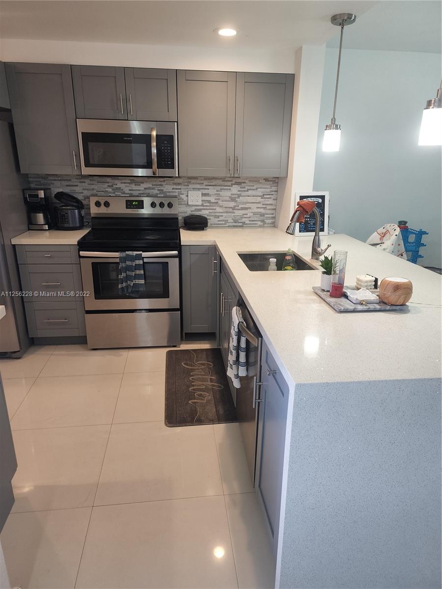 FIFTH HORIZONS CONDO - Residential