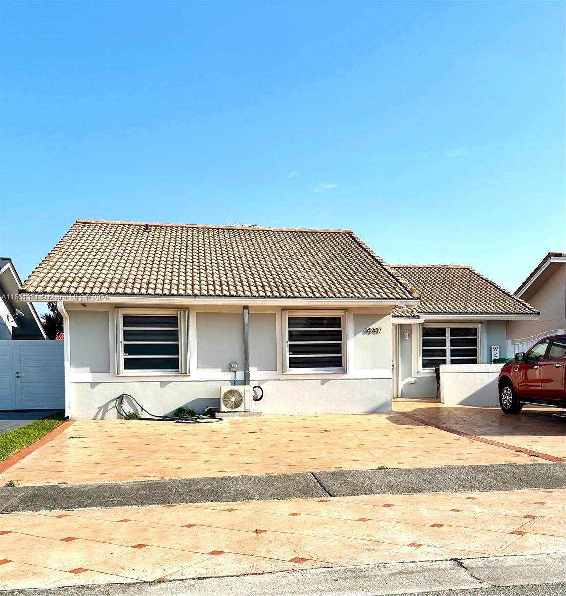 14747 Sw 82nd St St, Miami, Broward County, Florida - 3 Bedrooms  
2 Bathrooms - 