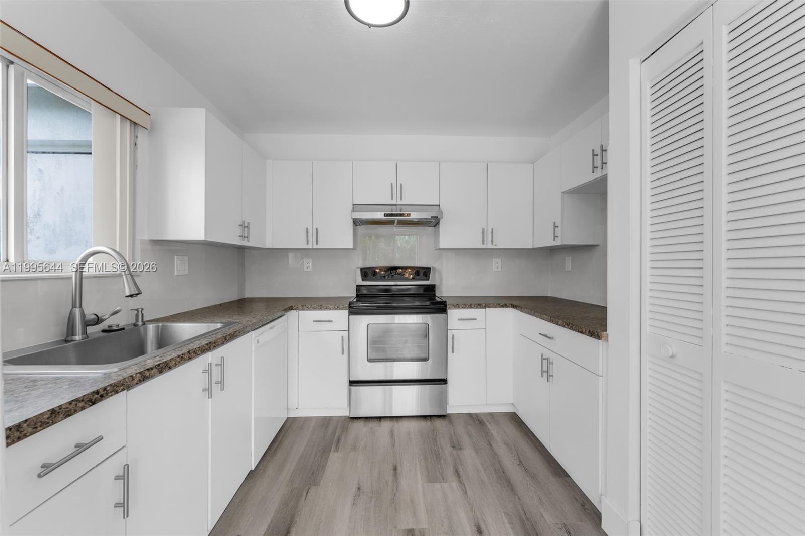 WEITZER SERENA LAKES WEST - Residential